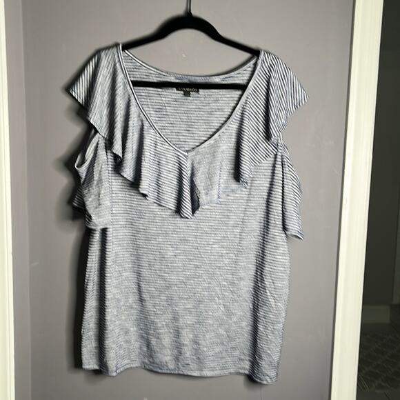 Lane Bryant Blue and White Striped Top With Ruffle V Neckline Size 18/20 - Picture 9 of 9